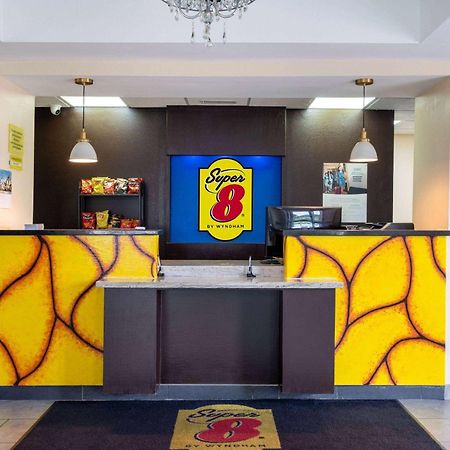 Super 8 By Wyndham Salisbury Hotel Kültér fotó