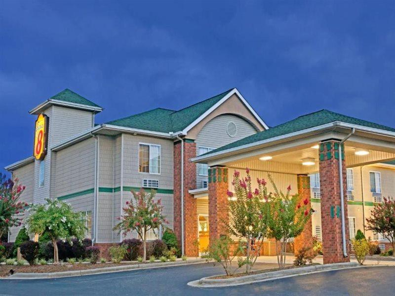 Super 8 By Wyndham Salisbury Hotel Kültér fotó